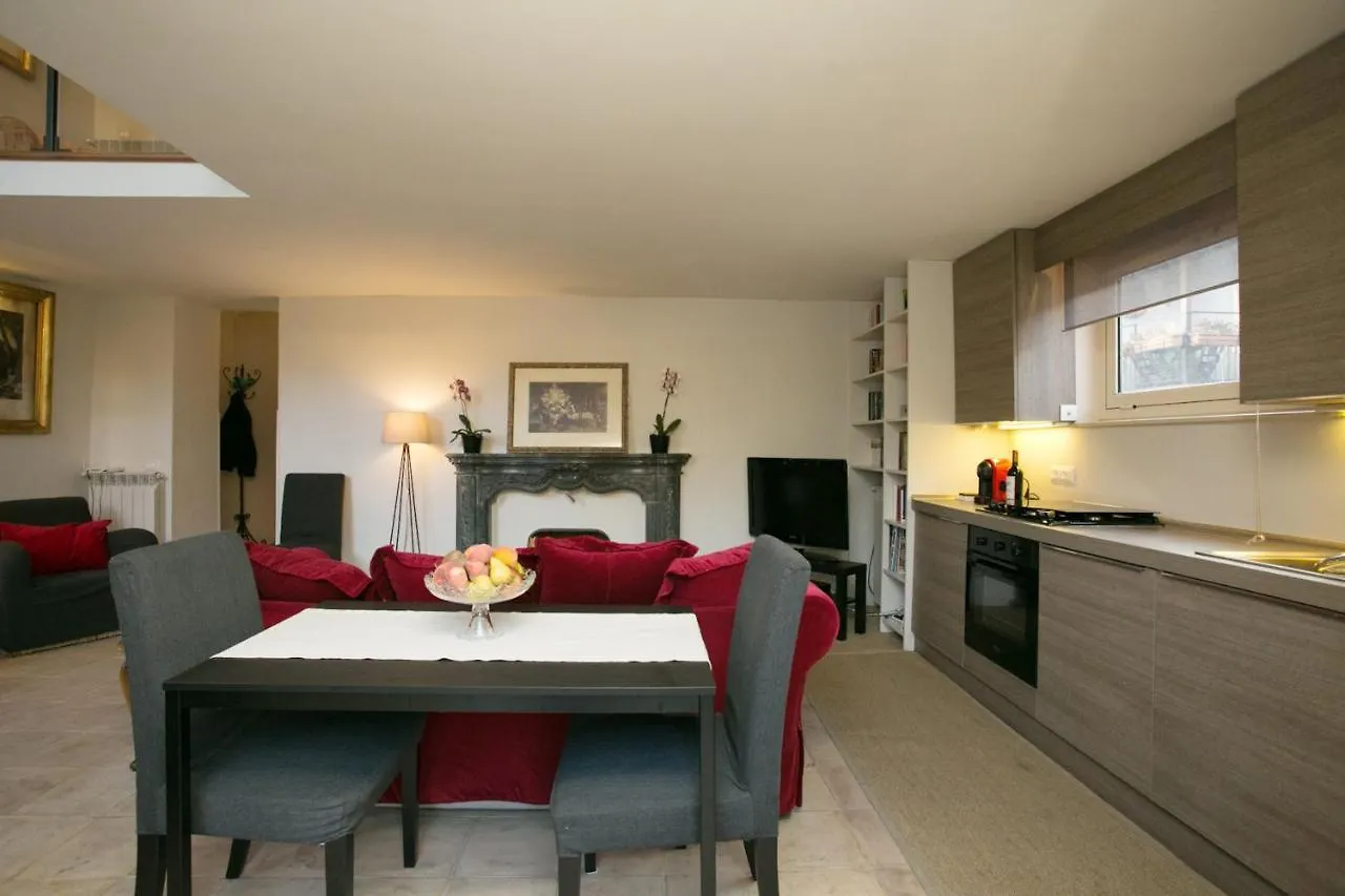 Your Prestigious Penthouse At The Spanish Steps Rom Lägenhet
