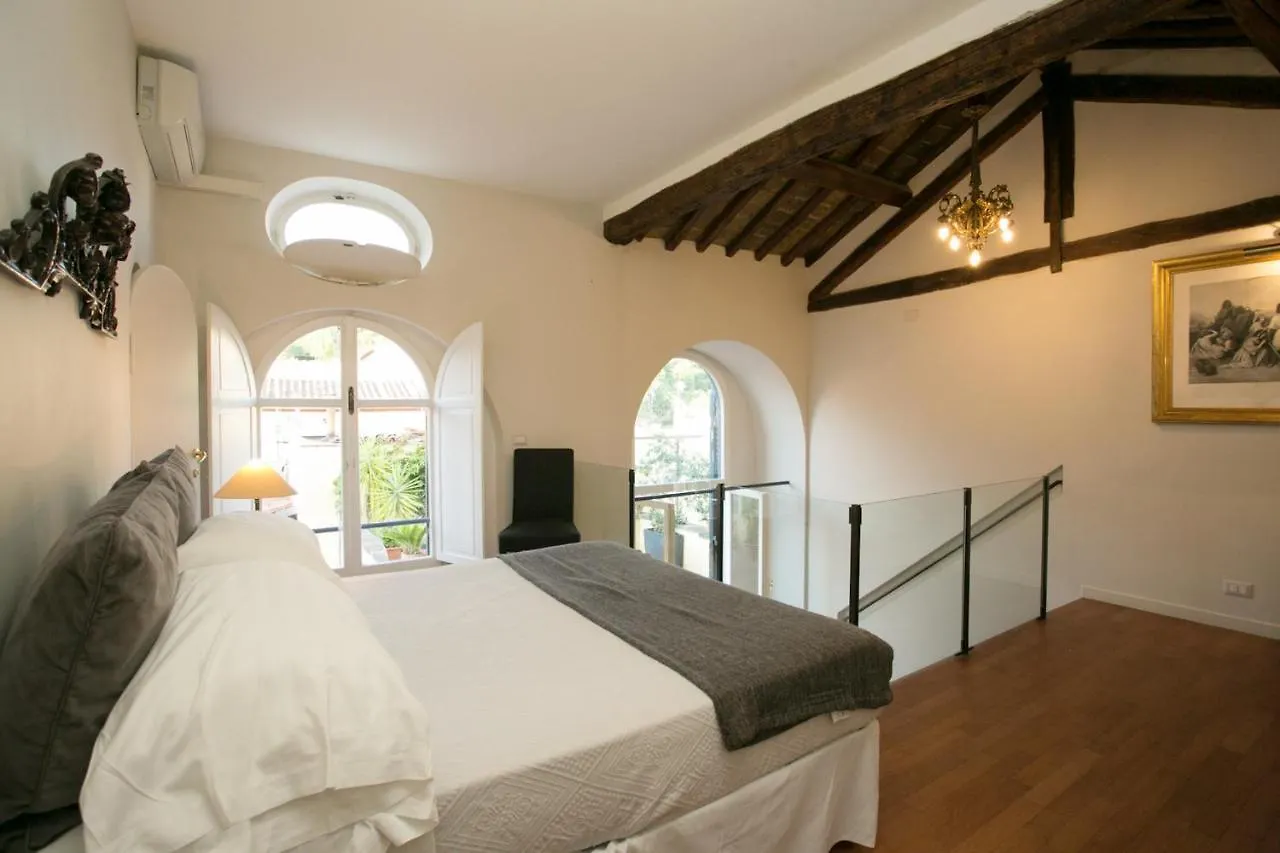 Your Prestigious Penthouse At The Spanish Steps Rom Lägenhet